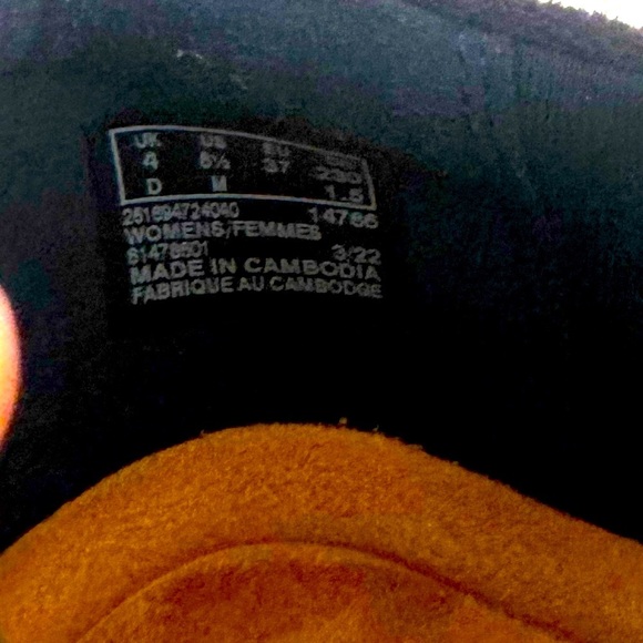 CLARKS Collection Calla Ease Loafers in Navy Blue - Picture 8 of 9